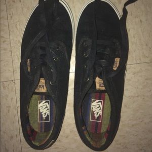Vans sneakers (PLZ CHECK LAST PHOTO FOR SHOE SIZE)